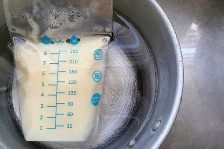 So sánh máy hâm sữa Bear với truyền thống